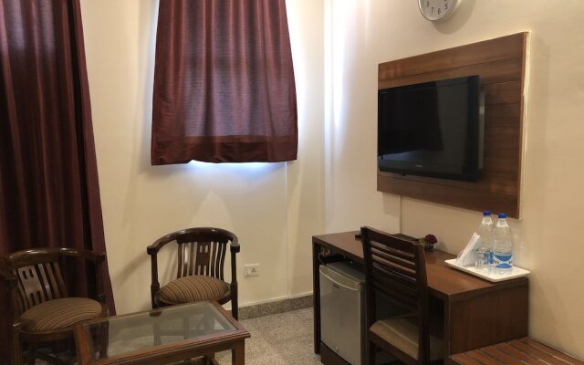 OYO Rooms Near Huda City Centre