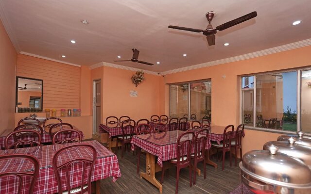OYO 4487 Hotel Al Azra