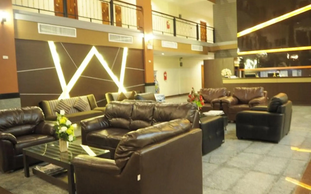 Suksomboon Hotel