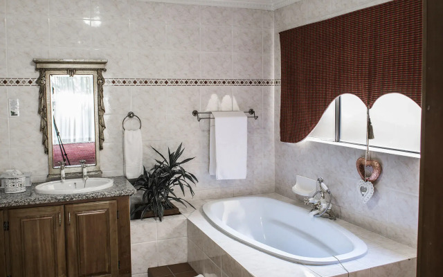Sunward Park Guest House & Conference Centre