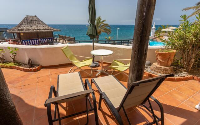 Altamar 28 with terrace&pool By CanariasGetaway