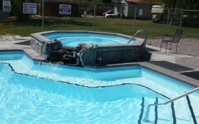 Symes Hot Springs Hotel