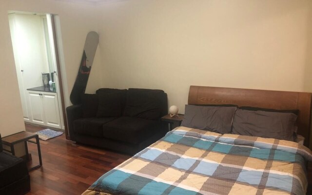 Honeymoon Suite