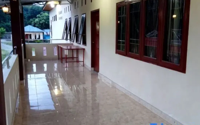 Hotel Raja Samosir