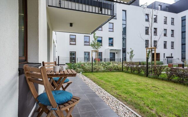 Rzeczypospolitej Apartment by Renters