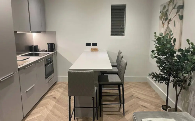 Nw119sg-modernapt-2guests-2br-1minhighstreet