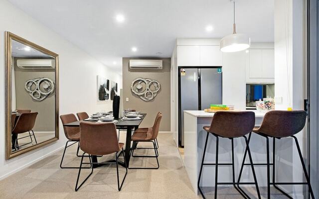 NEO Apartments - Holidays Gold Coast