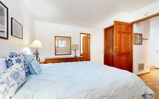 Rainbow S 4 3 Bedroom Condo by RedAwning