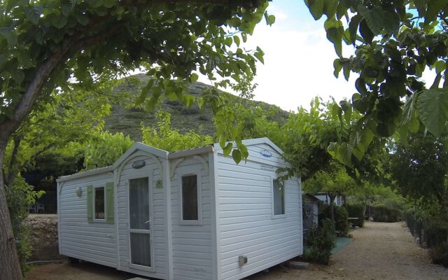 Cabañas y Bungalows La Falaguera