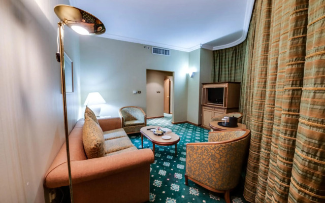 Grand Continental Hotel