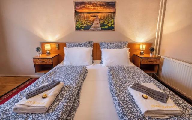 Kristal Hotel