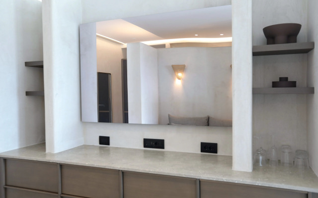 Aeonic Suites and Spa