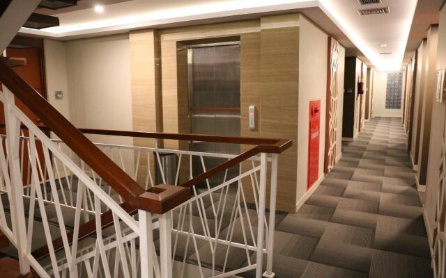 Kuta Majesty Hotel By Urban Styles