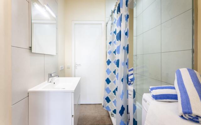 Charming 2BR Apt With Tropical Garden Pool