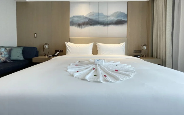 White Swan VYV Hotel