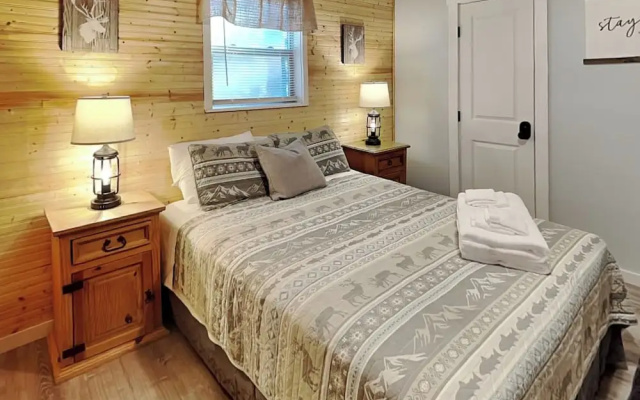 The Elk Meadow Cozy Cabin by Ruidoso Vacation Rentals