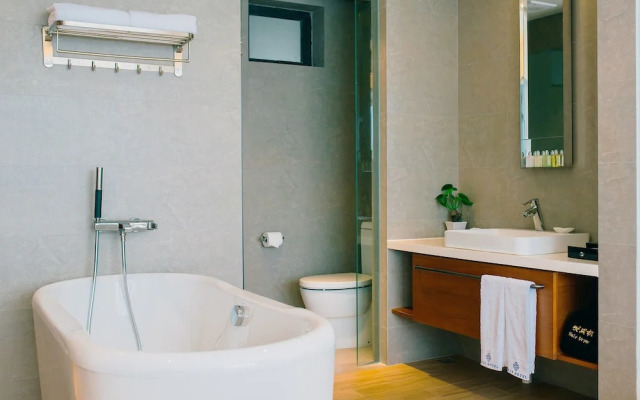 Xi Yue Hai Bin Holiday Hotel