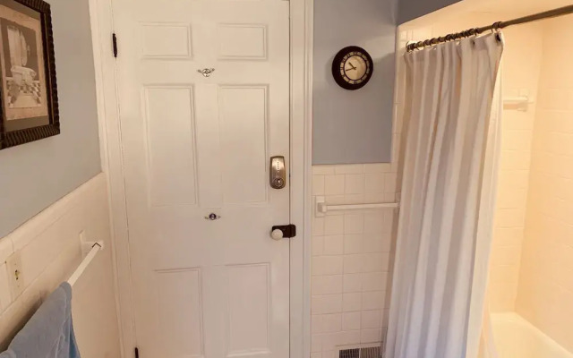 Centennial Inn Bed & Breakfast