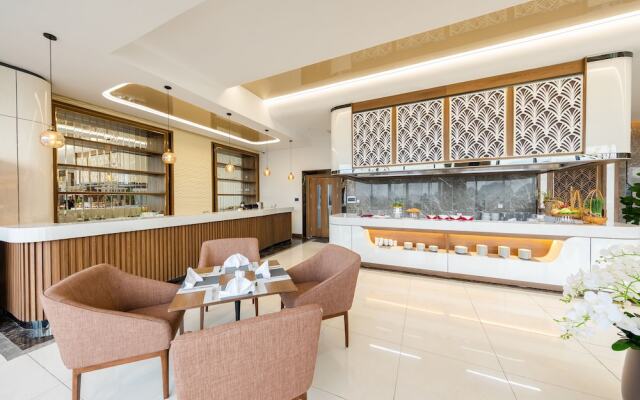 Muong Thanh Grand Bai Chay Hotel