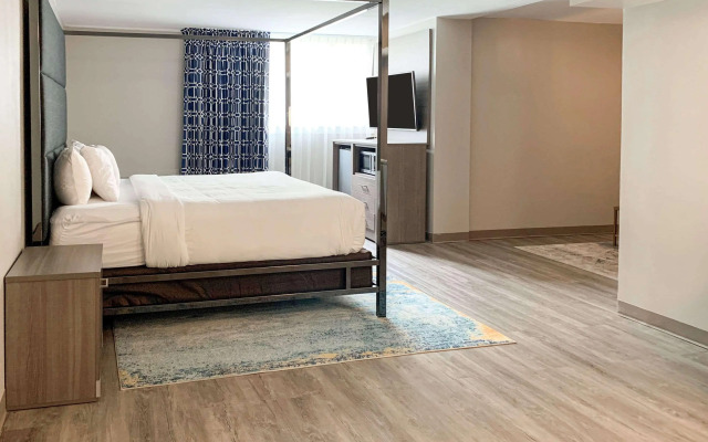 The Hub Middletown Red Bank, BW Signature Collection