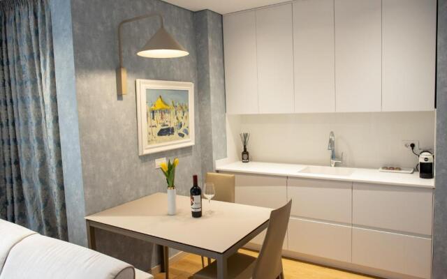 Seven Luxury Suites