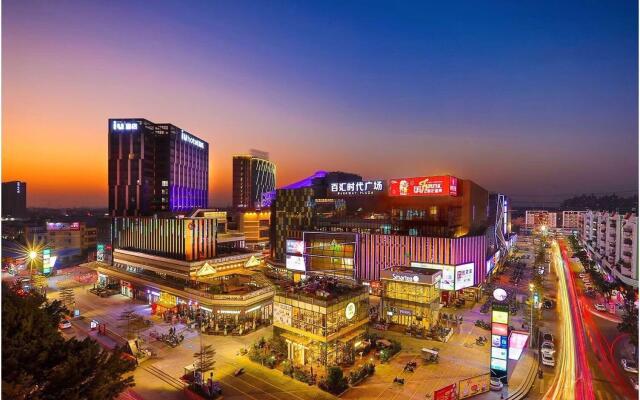 IU Hotels·Zhongshan Xiaolan Parkway Plaza