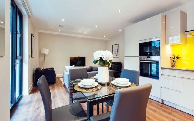 Awesome Aldgate City Apartment