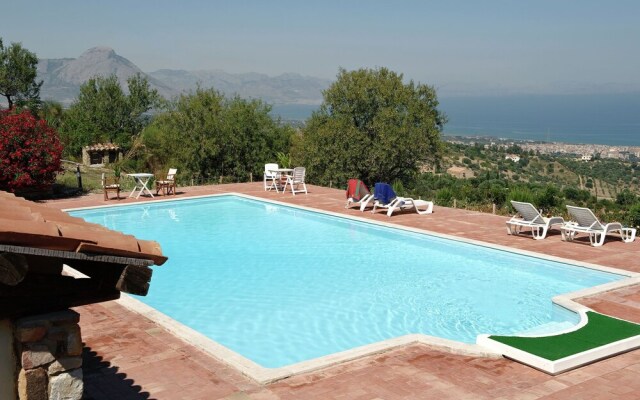 Sea Swimming Pool Garden Horse-riding Barbecue Terrace