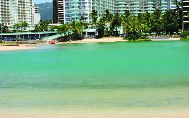 Waikiki Marina Resort at the Ilikai
