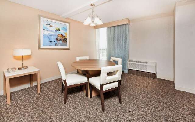 DoubleTree by Hilton Virginia Beach