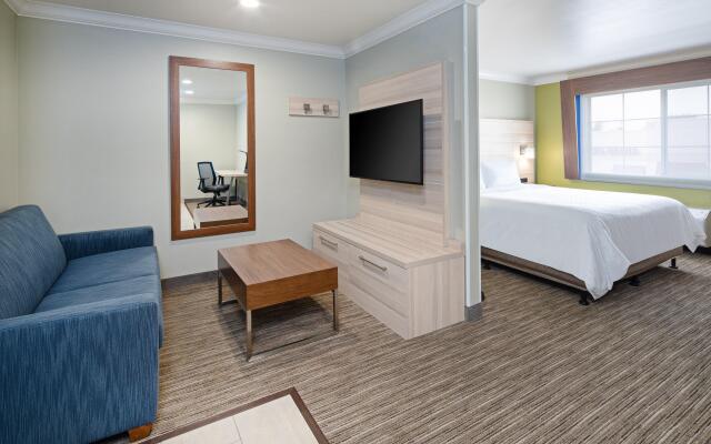 Holiday Inn Express Suites Watsonville, an IHG Hotel