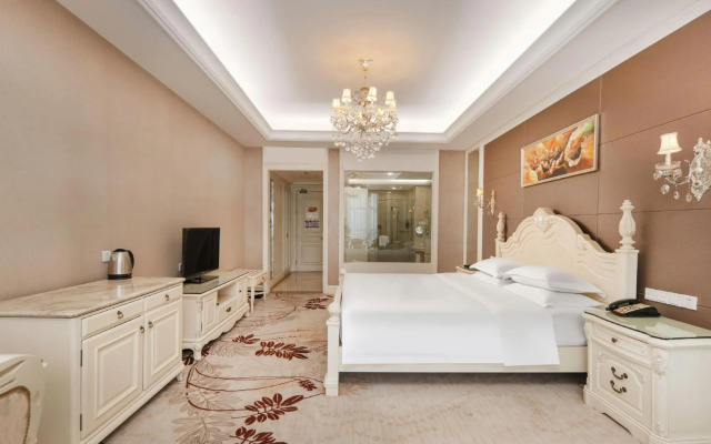 Riverside Hotel