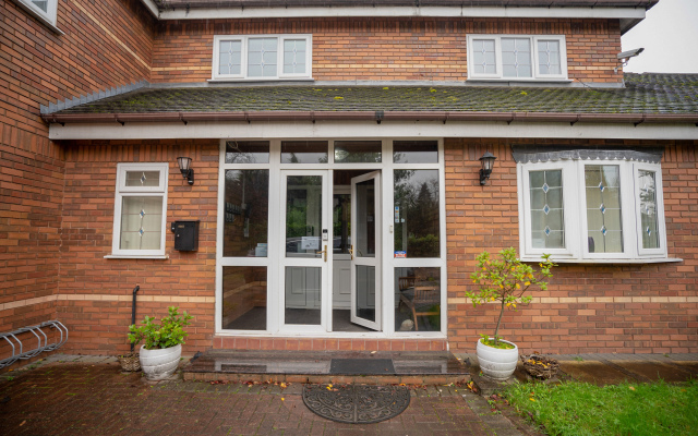 OYO Oakcroft Guest House Manchester Airport