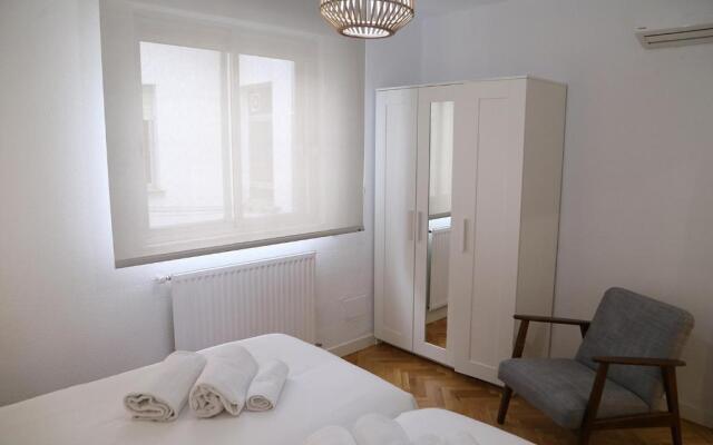 Rua 35 parking opcional by Salamancavacacional