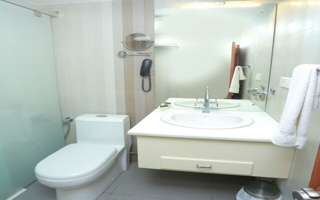 Capital O 14702 Kovilakam Residency