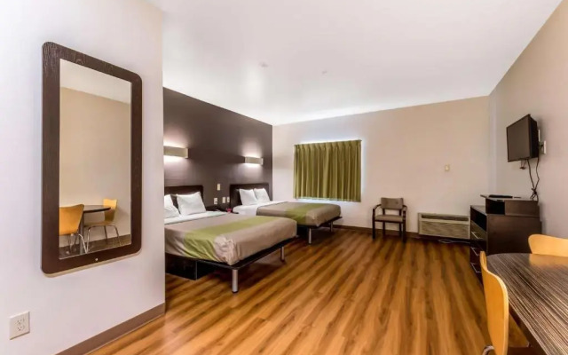 Super 8 by Wyndham Kenedy