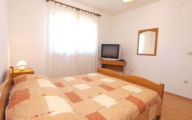 Apartment 909