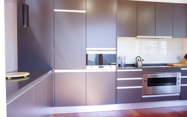 Gulbenkian Terrace Bright Luxury Apt