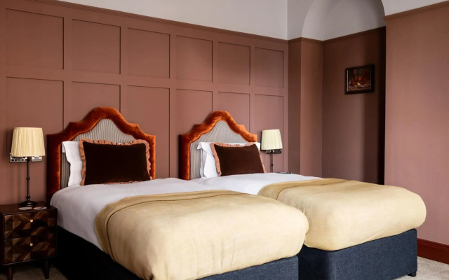 Crown Hotel