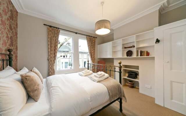 Special Offer 5 Bed Victorian In Zone2