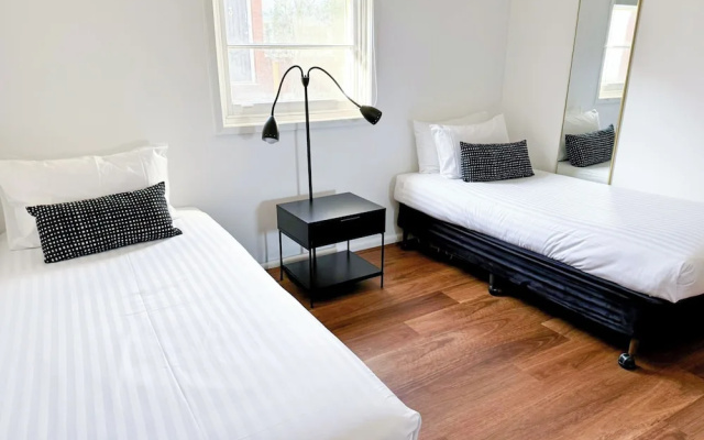 Montblu at Echo Point – Guest Rooms – Sydney