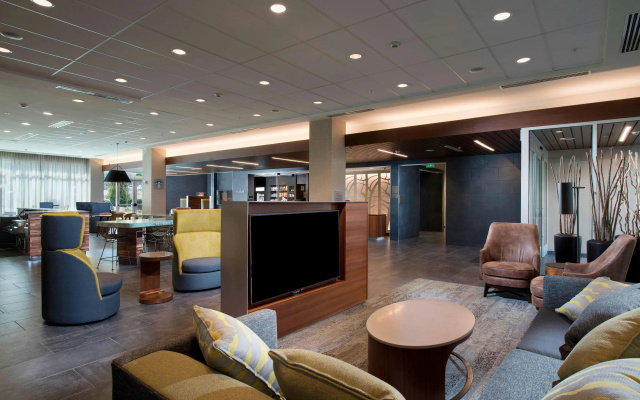 Courtyard by Marriott Atlanta Alpharetta/Avalon Area