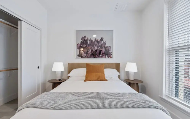 The Continental, powered by Placemakr - Downtown - Market Square
