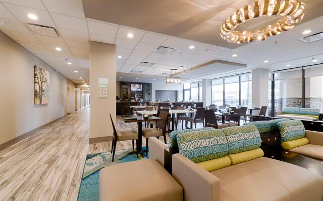 Holiday Inn Knoxville N - Merchant Drive by IHG