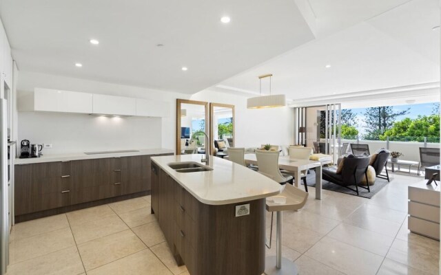 Sea Pearl 202- Waterfront Luxury