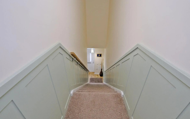 Netherhills Apartment