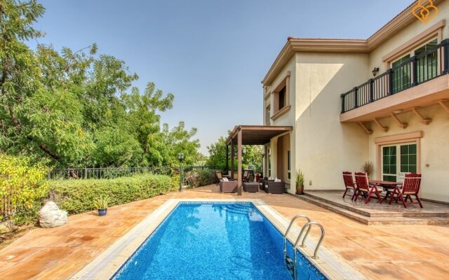 Beautiful Large 4 B/R Villa W/ Pool Jumeirah Island