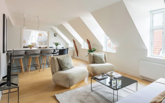 Sanders Leaves - 2bdr Apt With Shared Roof Terrace