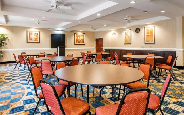 Comfort Suites Savannah Gateway I-95