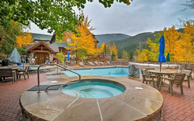 Ski Shuttle & Community Perks: Keystone Townhome